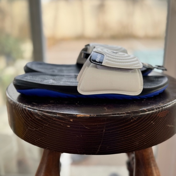 AND1 Men’s Athletic Adjustable Swirl Slide Sandals White Black Size 13 BeachPool - Picture 4 of 9